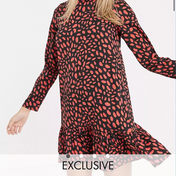 Wednesdays Girl Smock Dress Peplum Hem Lip Print - Picture 11 of 13